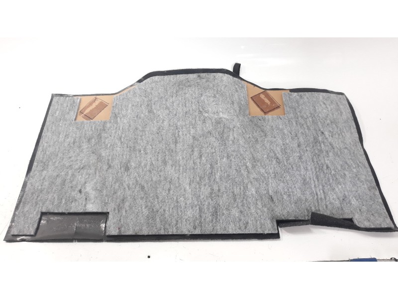 Recambio de bandeja trasera para mahindra kuv 100 2wd nxt referencia OEM IAM 0105AAZ00160H  