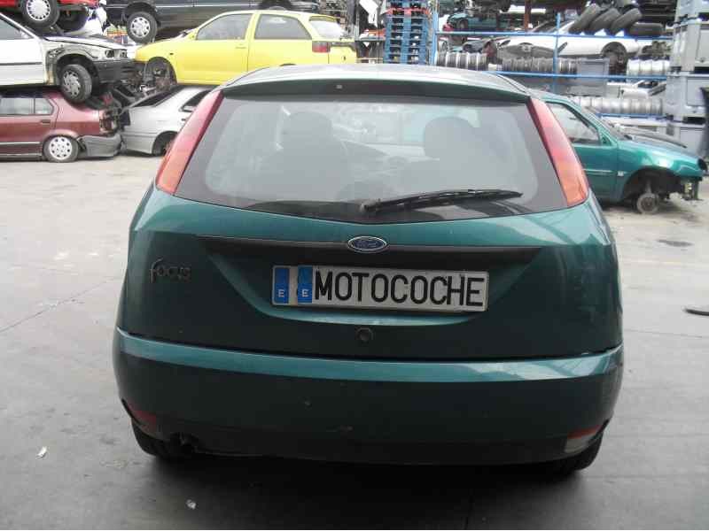 ford focus berlina (cak) del año 2000