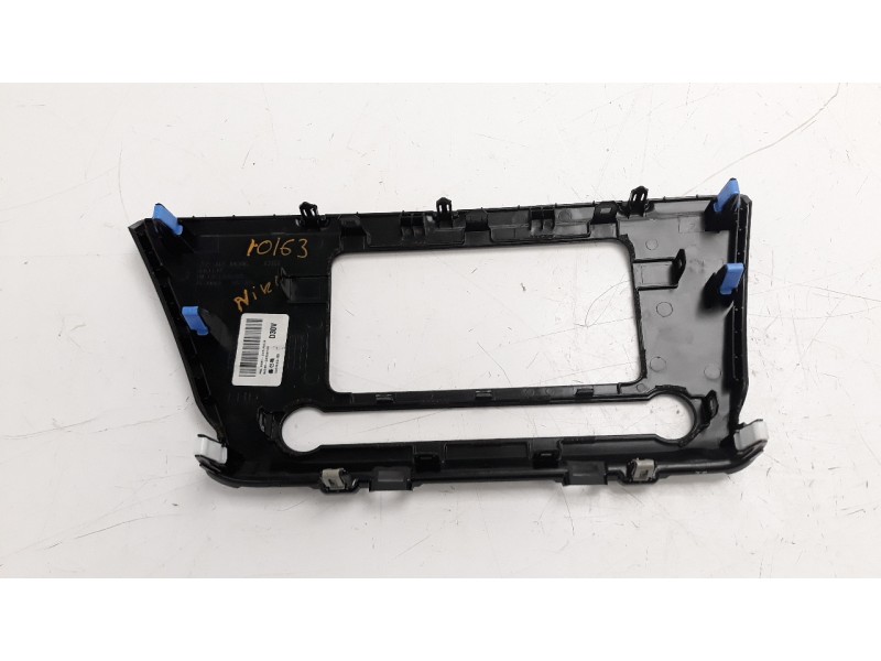 Recambio de moldura para kia niro referencia OEM IAM 84740G5300  