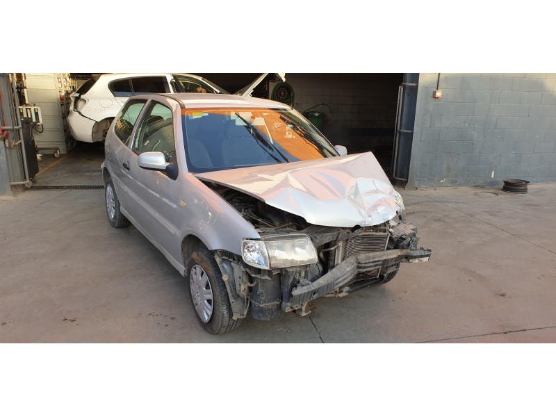 volkswagen polo berlina (6n2) del año 2000
