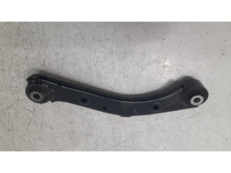Recambio de brazo suspension superior trasero derecho para hyundai tucson 1.6 crdi cat referencia OEM IAM 55100D3050  