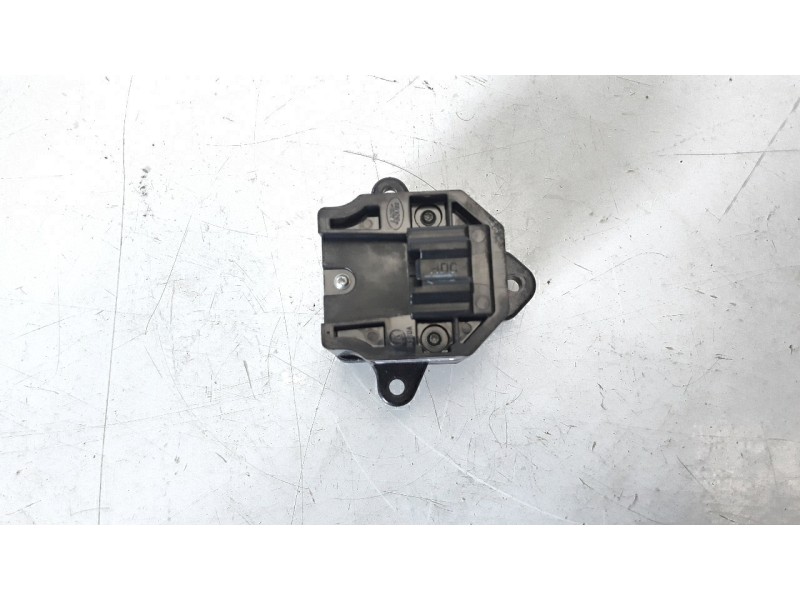 Recambio de interruptor para land rover evoque referencia OEM IAM BJ3214K147  