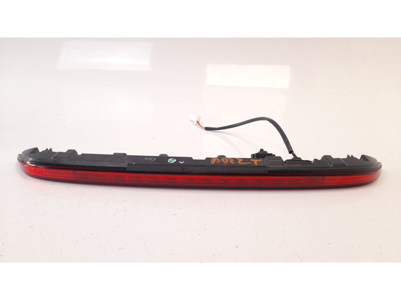 Recambio de luz central de freno para kia xceed 1.0 tgdi cat referencia OEM IAM 92700J7300  