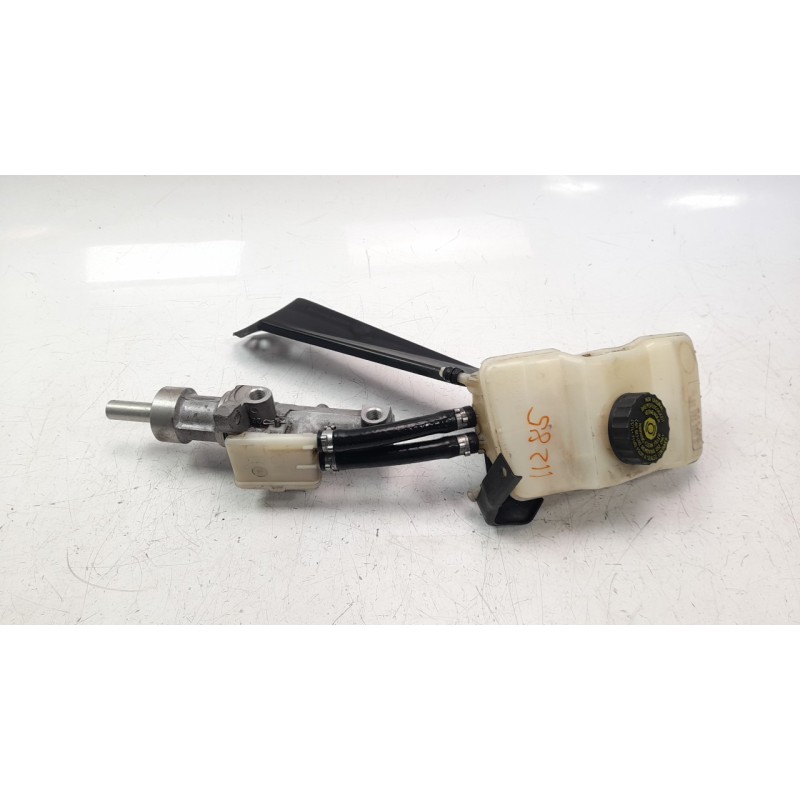 Recambio de bomba freno para mercedes-benz vito mixto 06.2003  2.1 cdi referencia OEM IAM   
