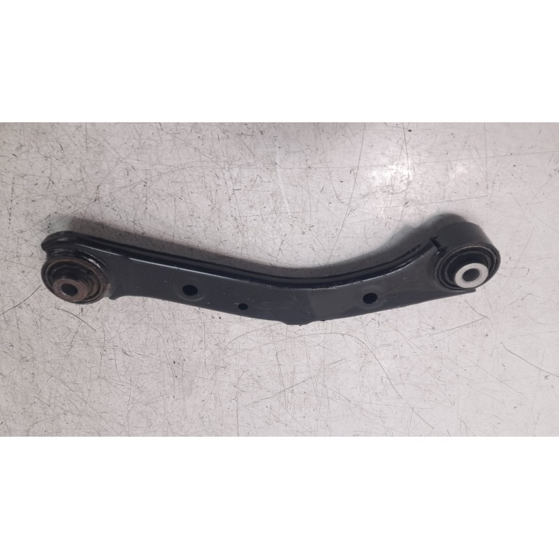 Recambio de brazo suspension superior trasero izquierdo para hyundai tucson 1.6 crdi cat referencia OEM IAM 55100D3050  