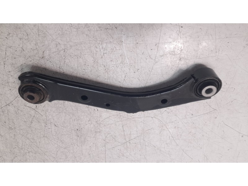 Recambio de brazo suspension superior trasero izquierdo para hyundai tucson 1.6 crdi cat referencia OEM IAM 55100D3050  