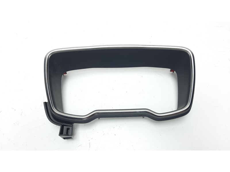 Recambio de moldura para toyota corolla (e21) referencia OEM IAM 5541102810 5541102C10 