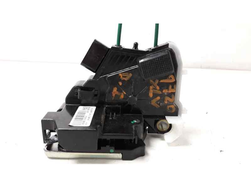 Recambio de cerradura puerta delantera izquierda para ssangyong xlv 1.6 cat referencia OEM IAM 7121035020  