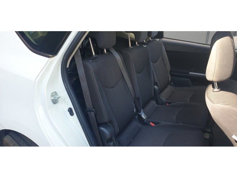 toyota prius+ del año 2021