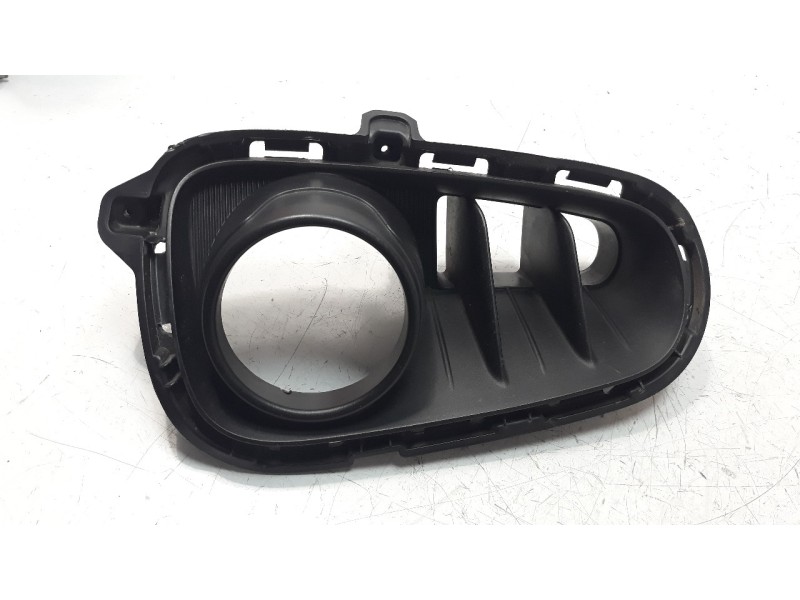 Recambio de rejilla paragolpes izquierda para kia rio (yb) 1.2 cat referencia OEM IAM 86523H8010  
