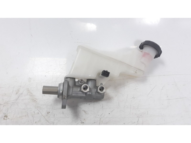 Recambio de bomba freno para kia rio (yb) 1.2 cat referencia OEM IAM 585101W200  