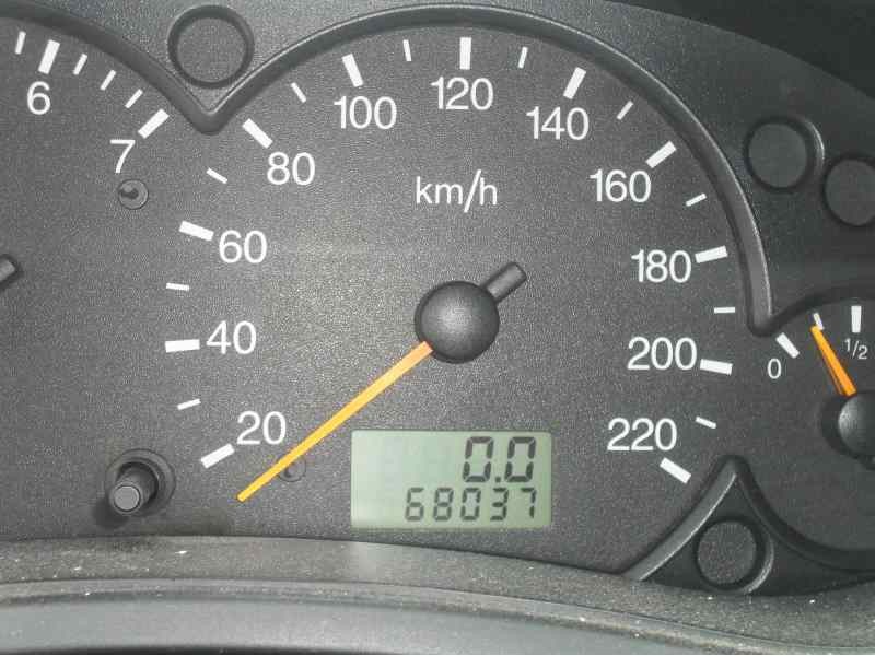 ford focus berlina (cak) del año 2000