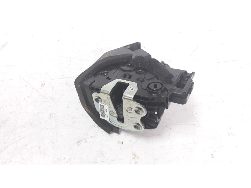 Recambio de cerradura puerta trasera izquierda para kia rio (yb) 1.2 cat referencia OEM IAM 81410H8010  