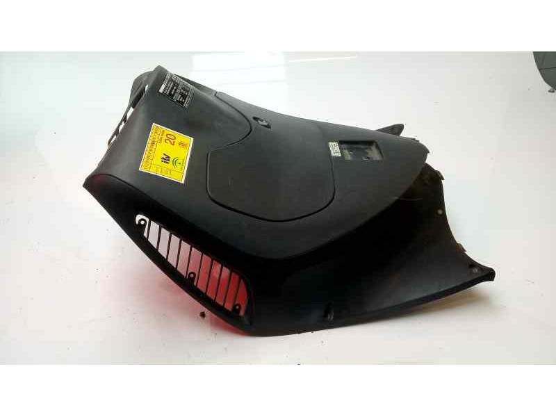 Recambio de moldura para honda vision 110 referencia OEM IAM 81131KTZD000  