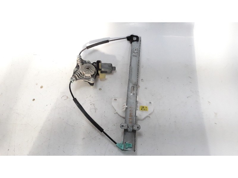 Recambio de elevalunas delantero derecho para kia rio (yb) 1.2 cat referencia OEM IAM 82402H8000  