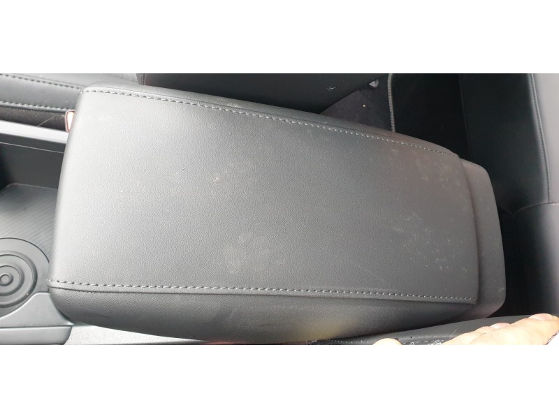 Recambio de apoyabrazos central para kia niro (sg2) hybrid concept referencia OEM IAM 84680AT000  