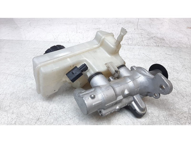 Recambio de bomba freno para volkswagen tiguan 2.0 tdi referencia OEM IAM 5Q1611301C  