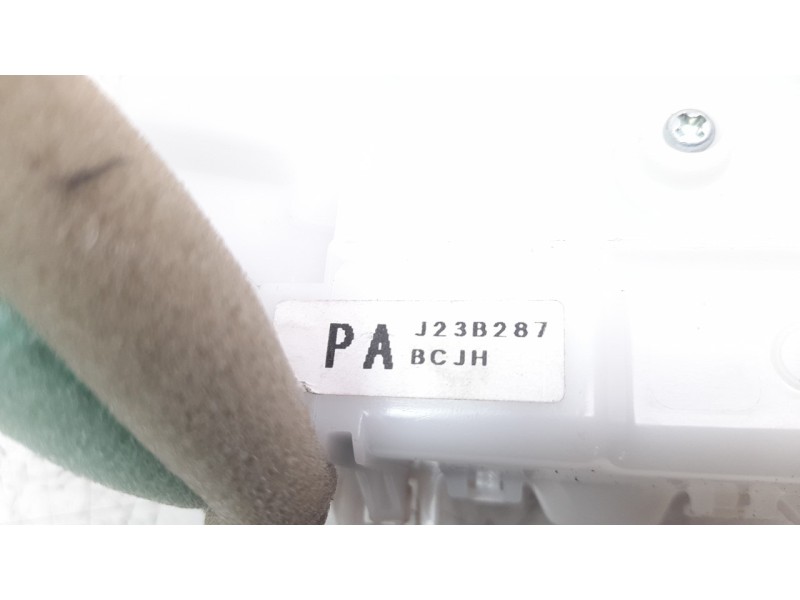 Recambio de cerradura puerta delantera derecha para mazda 3 sedán (bp) evolution referencia OEM IAM BDMC58310B  