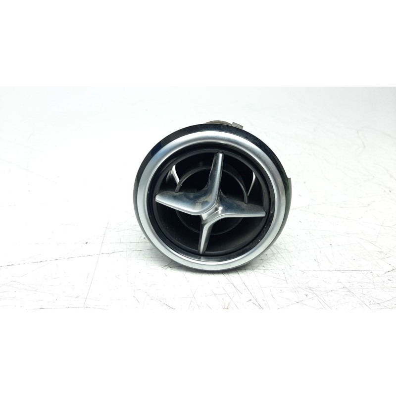 Recambio de rejilla aireadora para mercedes-benz clase b (w246) 1.5 cdi cat referencia OEM IAM A2468304000  