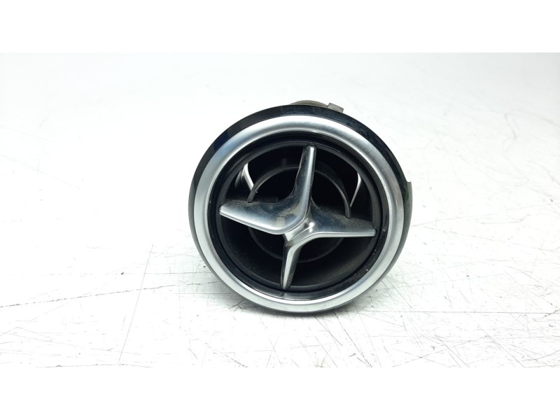 Recambio de rejilla aireadora para mercedes-benz clase b (w246) 1.5 cdi cat referencia OEM IAM A2468304000  