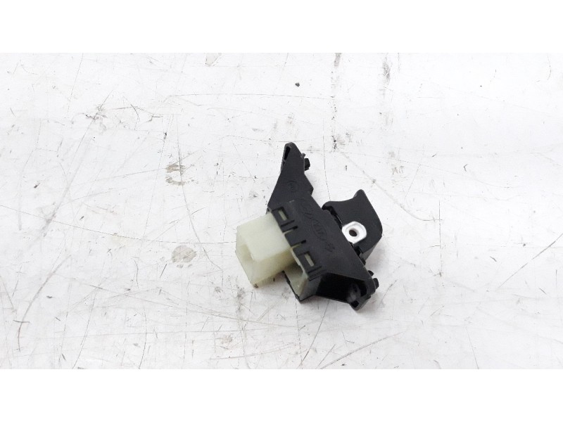 Recambio de mando elevalunas delantero derecho para kia rio (yb) 1.2 cat referencia OEM IAM 935751W010  