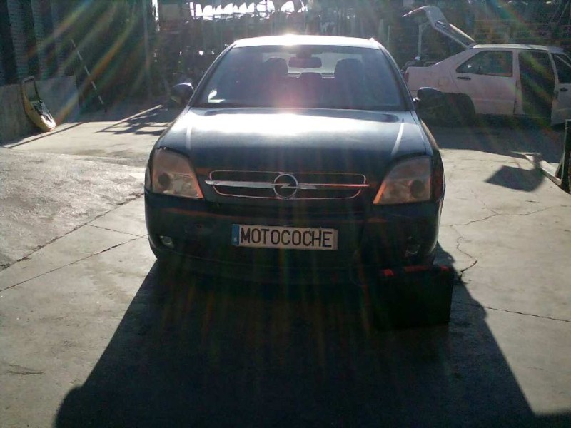 opel vectra c berlina del año 2003