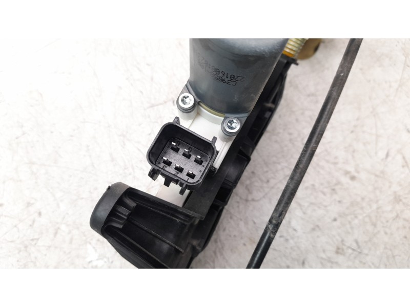 Recambio de elevalunas delantero derecho para land rover discovery sport hse referencia OEM IAM FK7223200AC  