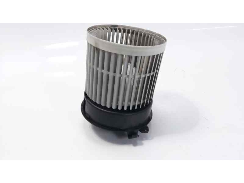 Recambio de ventilador calefaccion para ssangyong xlv 1.6 cat referencia OEM IAM 4051076  