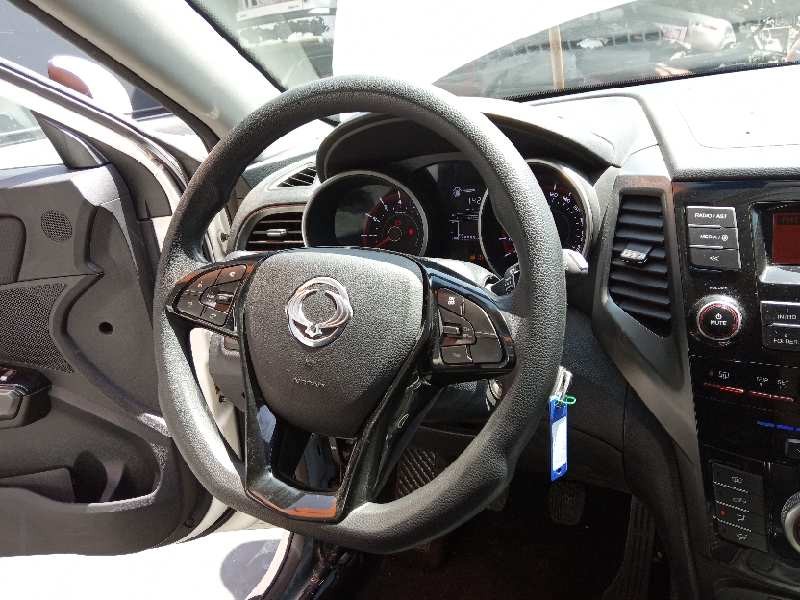 Recambio de volante para ssangyong xlv 1.6 cat referencia OEM IAM 4511335000  