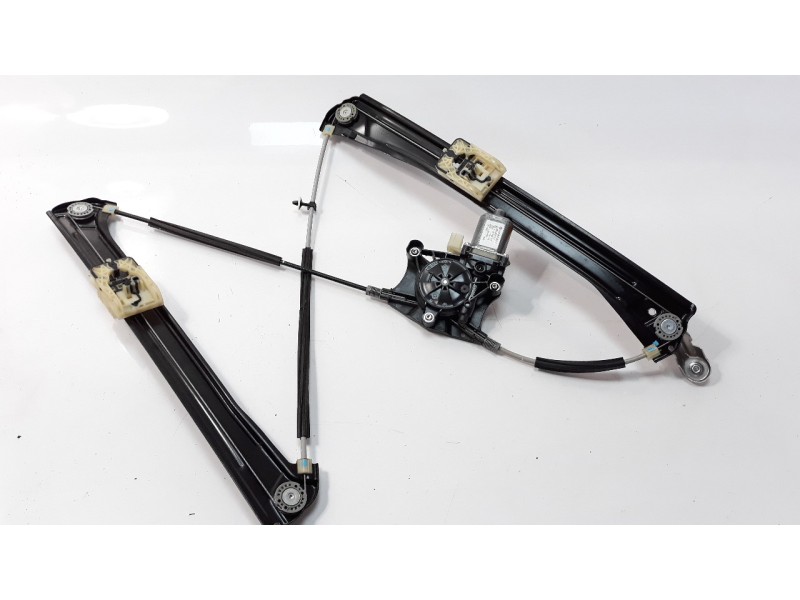 Recambio de elevalunas delantero derecho para volkswagen tiguan 2.0 tdi referencia OEM IAM 5NA837462A  