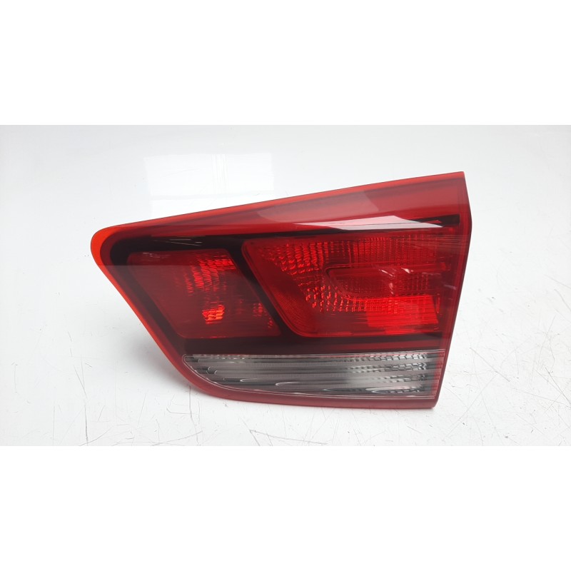 Recambio de piloto trasero derecho interior para kia rio (yb) 1.2 cat referencia OEM IAM 92404H8  