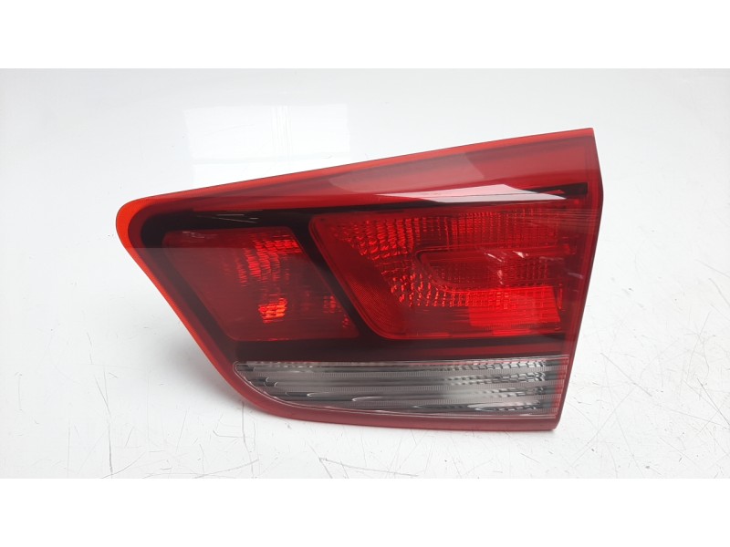 Recambio de piloto trasero derecho interior para kia rio (yb) 1.2 cat referencia OEM IAM 92404H8  