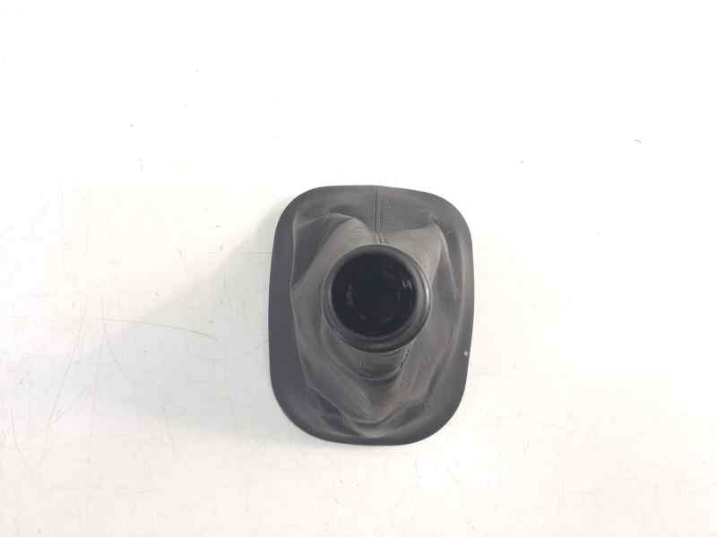 Recambio de guarnecidos palanca cambio para hyundai ix35 classic 2wd referencia OEM IAM 846402S1009P  