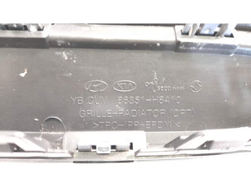 Recambio de rejilla delantera para kia stonic (ybcuv) business referencia OEM IAM 86351H8410  