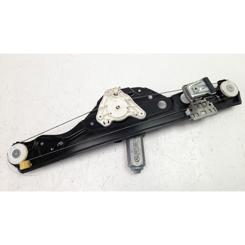 Recambio de elevalunas trasero izquierdo para mercedes-benz clase e (w211) berlina 1.8 cat referencia OEM IAM A2117300146 106141