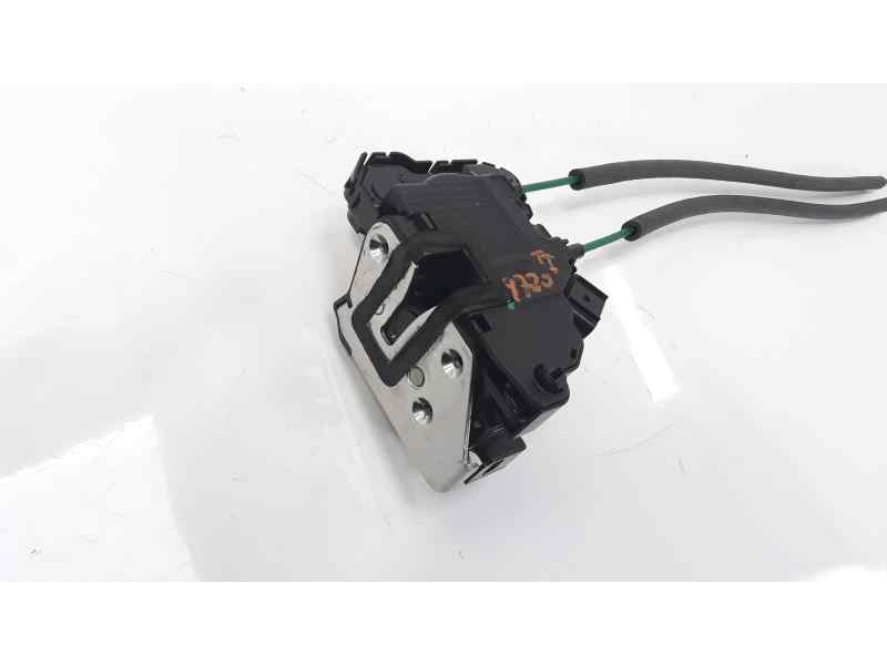 Recambio de cerradura puerta trasera izquierda para ssangyong xlv 1.6 cat referencia OEM IAM 7131035001  
