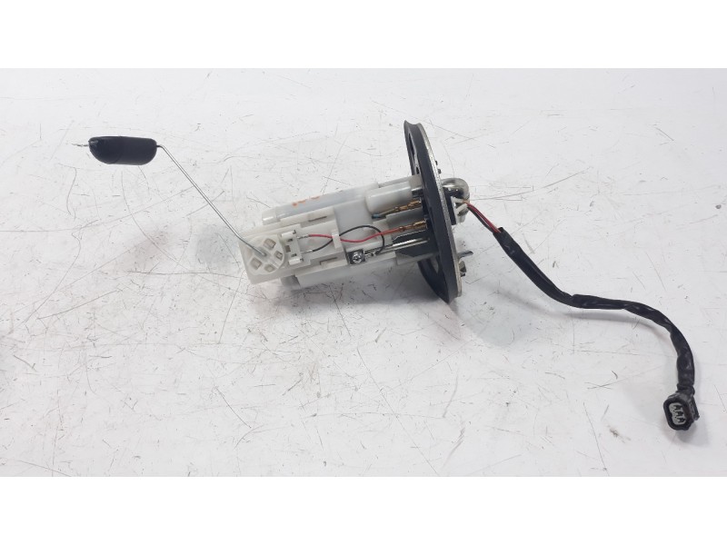 Recambio de bomba combustible para honda cb 650r referencia OEM IAM 16700MKND51  