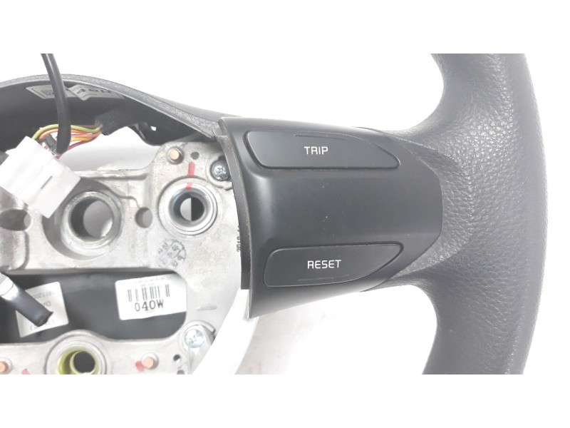Recambio de volante para kia rio (yb) 1.2 cat referencia OEM IAM 56100H8040WK  