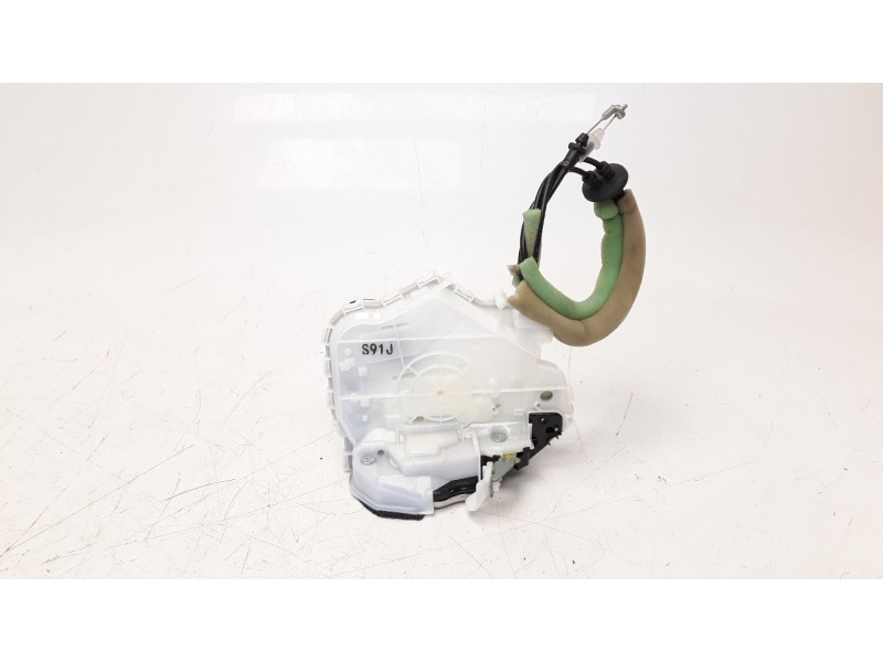 Recambio de cerradura puerta trasera derecha para mazda cx-30 referencia OEM IAM DGH972310A  