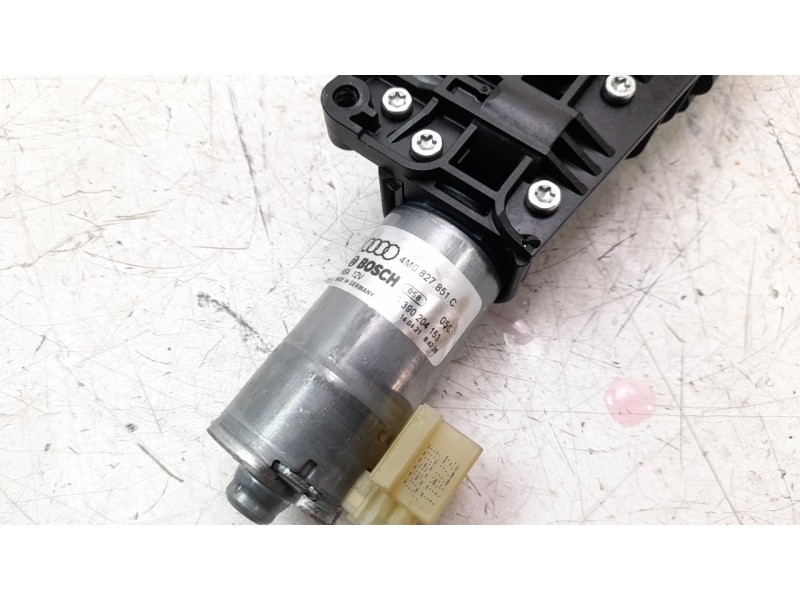 Recambio de amortiguadores de porton para audi q7 4mg referencia OEM IAM 4M0827851C  