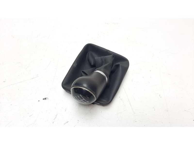 Recambio de pomo palanca cambio para volkswagen golf vii lim. (bq1) 1.0 tsi referencia OEM IAM 5G1711113C  
