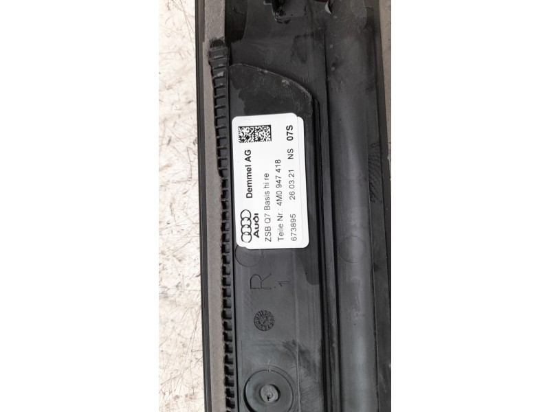 Recambio de moldura para audi q7 4mg referencia OEM IAM 4M0947418  