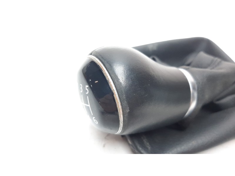 Recambio de pomo palanca cambio para volkswagen golf vii lim. (bq1) 1.0 tsi referencia OEM IAM 5G1711113C  