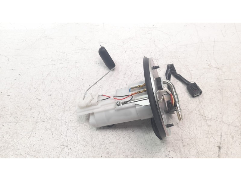 Recambio de bomba combustible para honda cb 650r cb 650r referencia OEM IAM 16700MKND51 UCT35HU67 