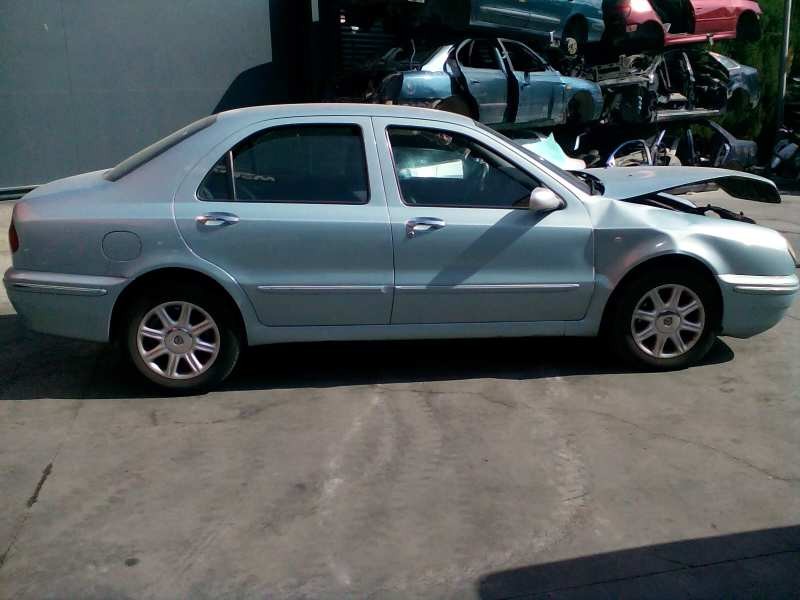 lancia lybra berlina del año 1999