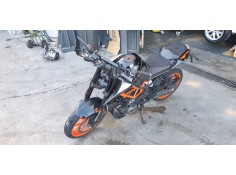 ktm 390 duke del año 2021 2