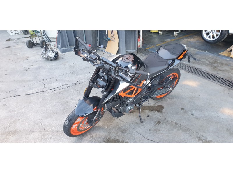 ktm 390 duke del año 2021