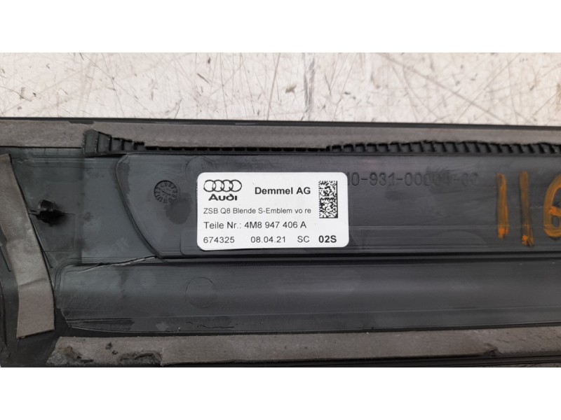 Recambio de moldura para audi q7 4mg referencia OEM IAM 4M8947406A  