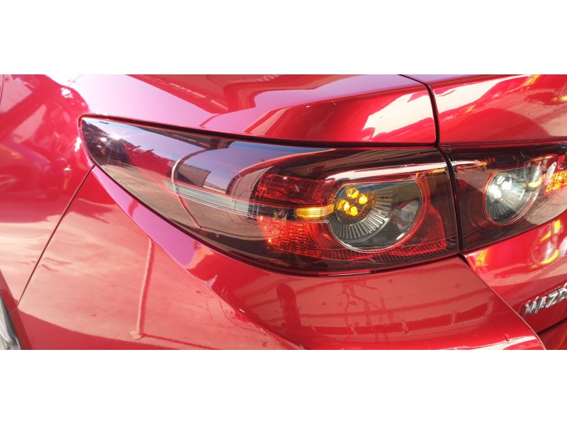 Recambio de piloto trasero izquierdo para mazda 3 sedán (bp) evolution referencia OEM IAM B0JH51160  