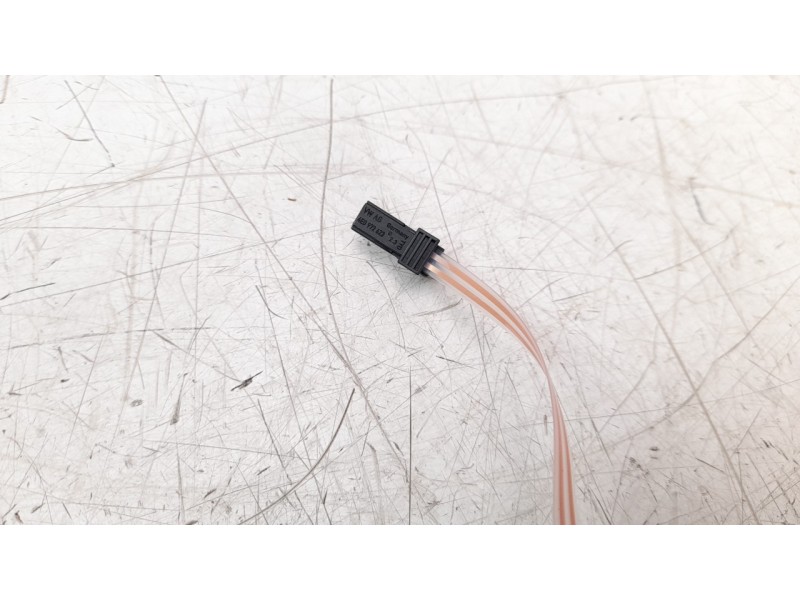 Recambio de moldura para audi q7 4mg referencia OEM IAM 4M8947405A  